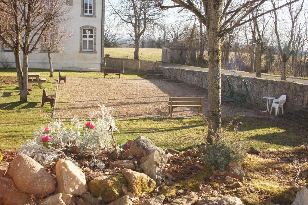 Auberge Le Beaulieu Beaulieu (Haute-Loire) Exterior photo